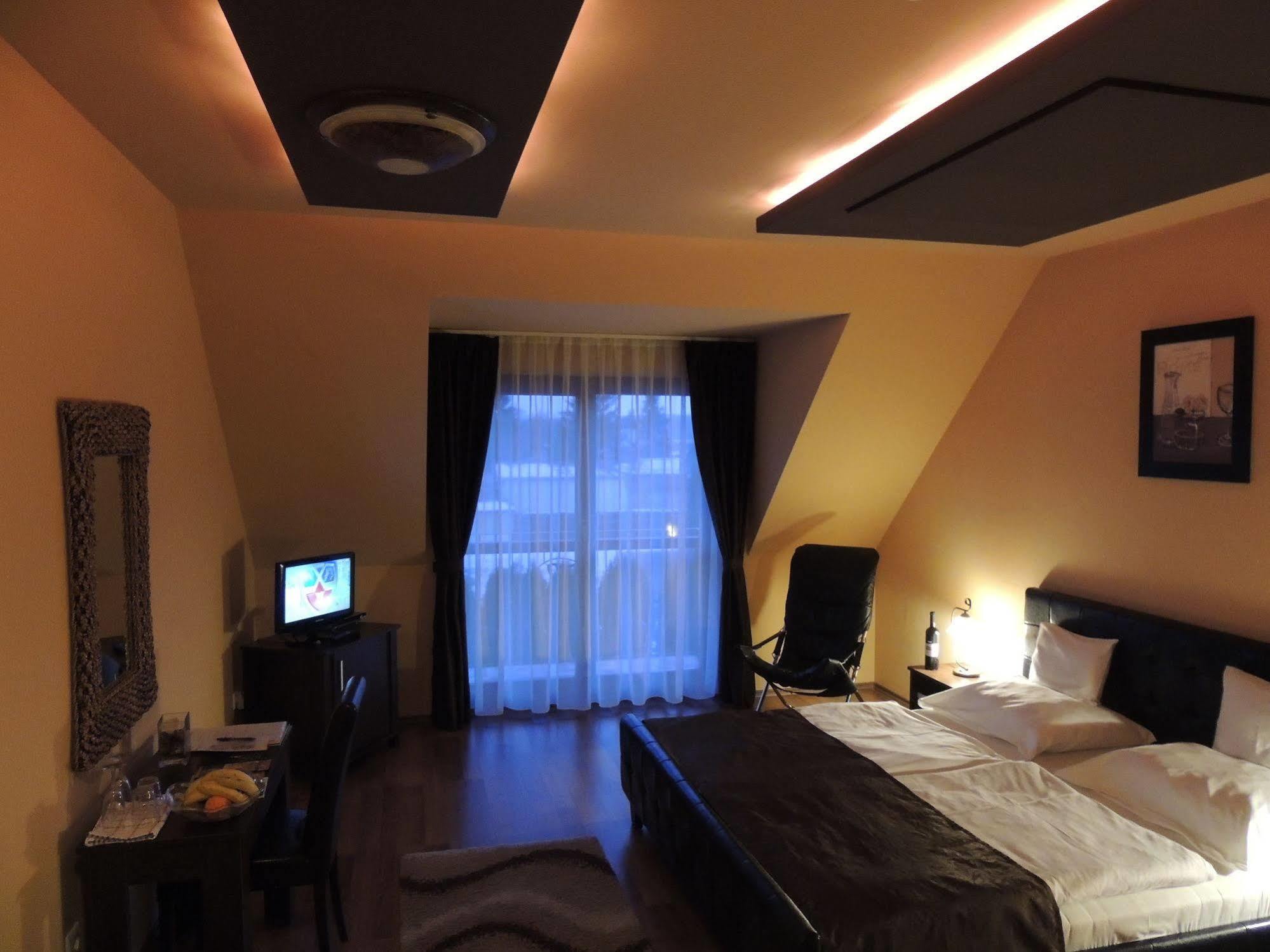 Bajor Panzio Buek-Buekfuerdo, Adults Friendly 12 Plus Zewnętrze zdjęcie